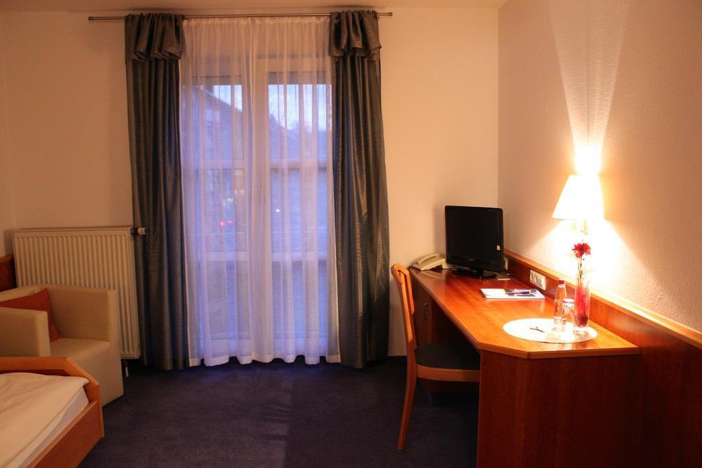 Hotel Gasthaus Bock Reichenbach an der Fils Phòng bức ảnh